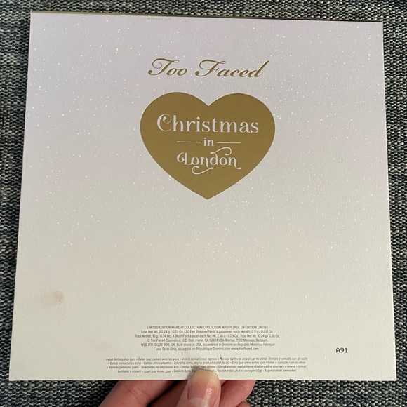 Eyeshadow and blush palette with travel size mascara -limited edition - Picture 5 of 6